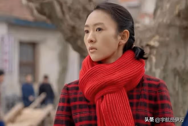 嫁對即翻身的童瑤：遭張國立兒子暴打，如今嫁大17歲富豪苦盡甘來
