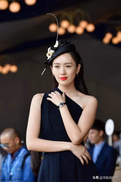 嫁對即翻身的童瑤:遭張國立兒子暴打,如今嫁大17歲富豪苦盡甘來