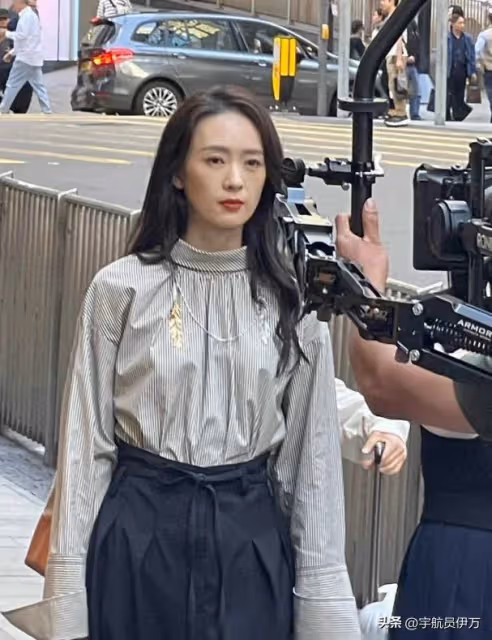嫁對即翻身的童瑤:遭張國立兒子暴打,如今嫁大17歲富豪苦盡甘來