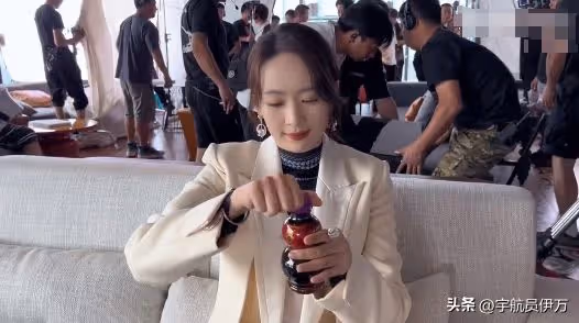 嫁對即翻身的童瑤:遭張國立兒子暴打,如今嫁大17歲富豪苦盡甘來