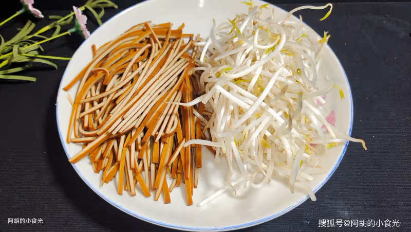 這菜4元一斤,卻是絕佳「天然高鈣菜」!三樣食材炒一盤,一口脆嫩、滿口新鮮