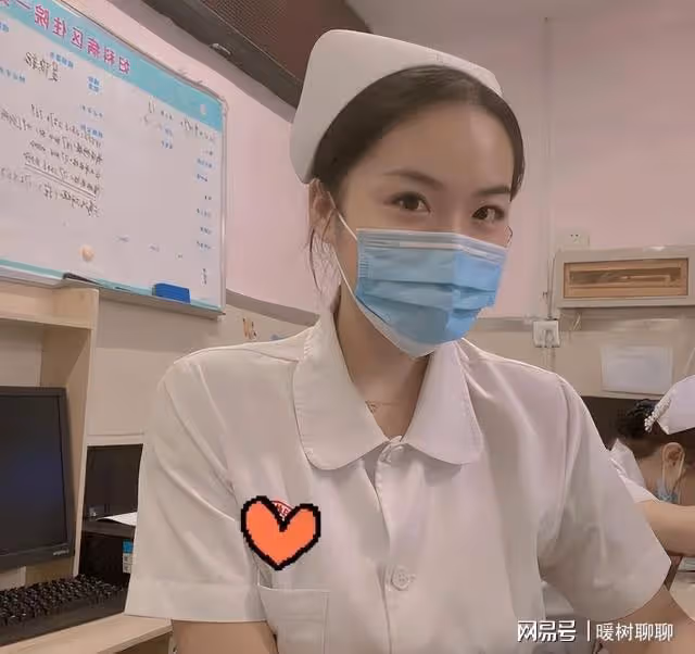 揭秘男性「根浴」服務：一次300，女護士親手按摩，手法令人臉紅