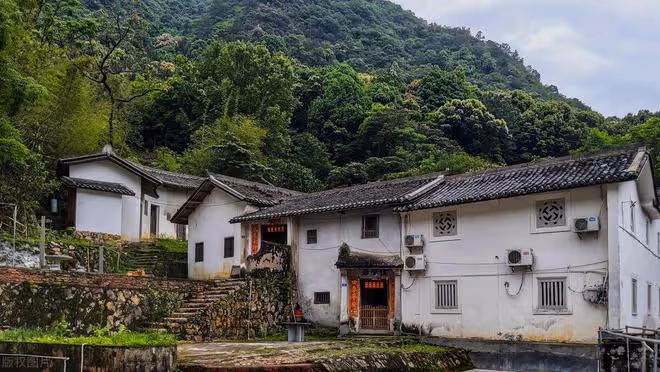 清明回老家三天，看見村裡這4大變化，讓我很反感又覺得很可悲