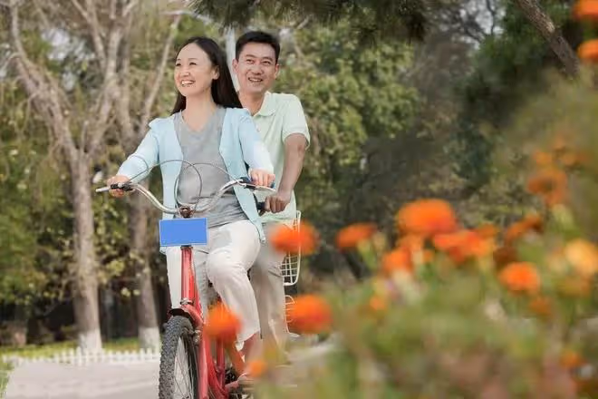 「媳婦,你跟我兒子復婚吧」「阿姨,我老公做好飯等我回去吃呢」