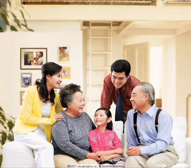 「媽,你孫子想你了,你過來陪陪他吧」,我轉身訂了去上海的機票