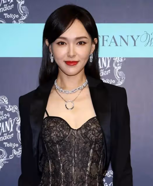 這一夜，41歲的唐嫣證明了，網紅和女星之間的差距有多「殘酷」