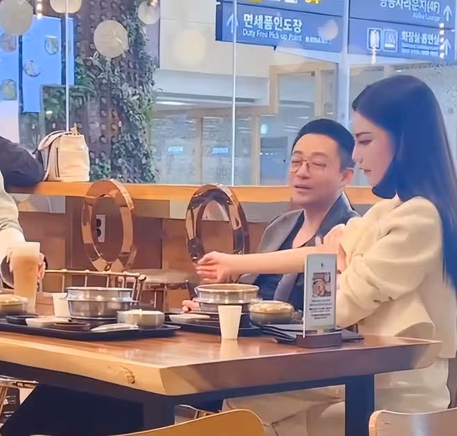 故意氣大S?汪小菲帶未婚妻吃韓餐,點了具俊曄和大S最愛吃的醉蟹