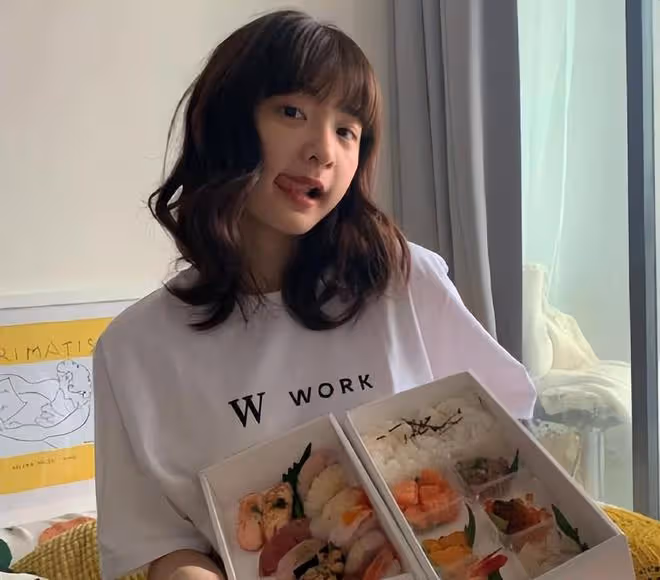 孫莉曬三個孩子近照,黃多多側顏好美,二女兒和兒子古靈精怪