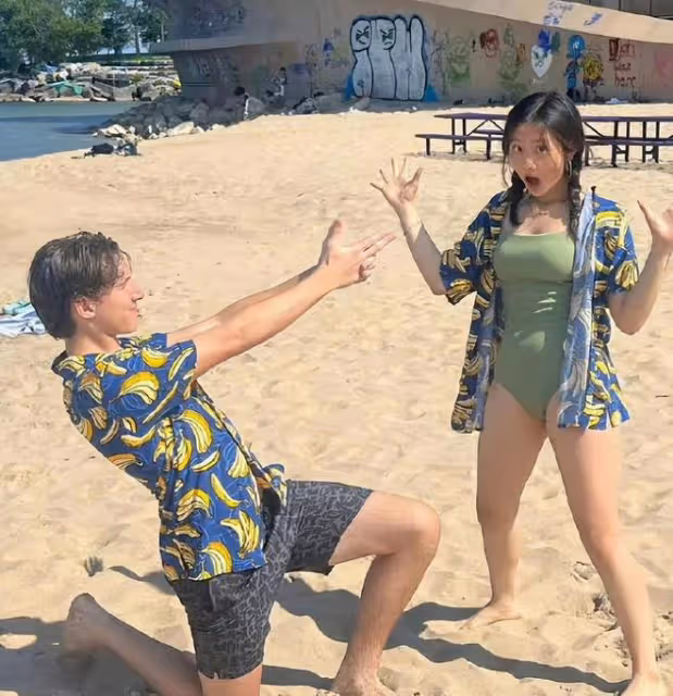 孫莉曬三個孩子近照,黃多多側顏好美,二女兒和兒子古靈精怪