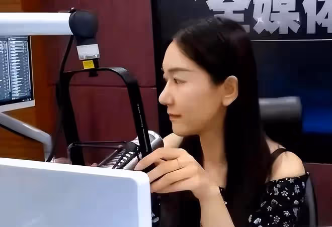 范曾36歲妻子生活照曝光:白白靜靜是個才女,照顧范大師生活起居