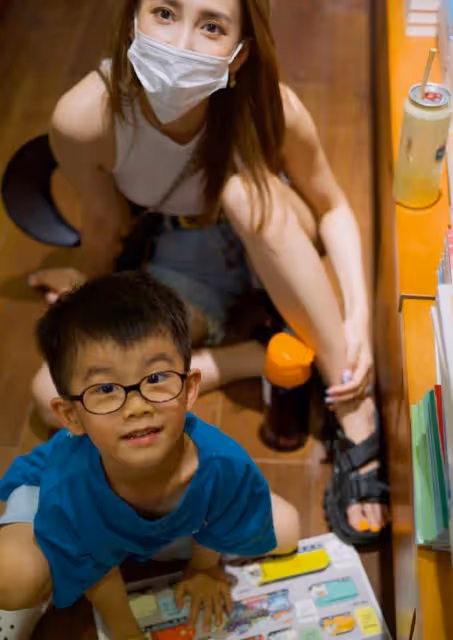 弦子婚後成熟了不少,內衣直接搭配蕾絲外套,把「居家風」穿出門