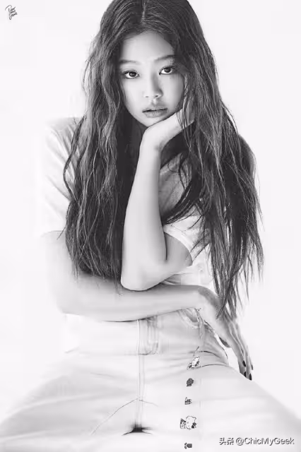 BLACKPINK不續約後近況：Lisa闖美，Jisoo進軍電影，剩她行蹤成謎