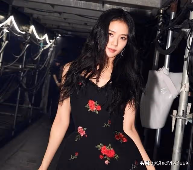 BLACKPINK不續約後近況：Lisa闖美，Jisoo進軍電影，剩她行蹤成謎