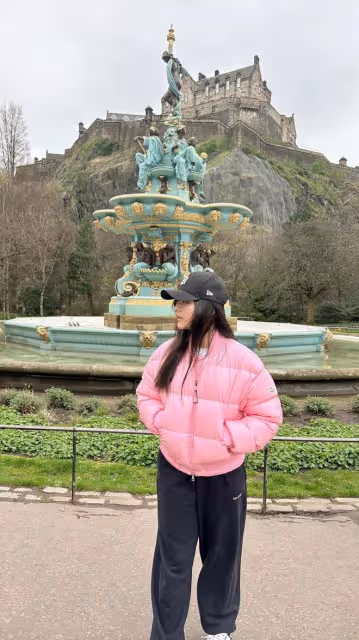 李湘一家3口度假,王詩齡穿萬元蒙口吃大餐,李湘王岳倫有貓膩?