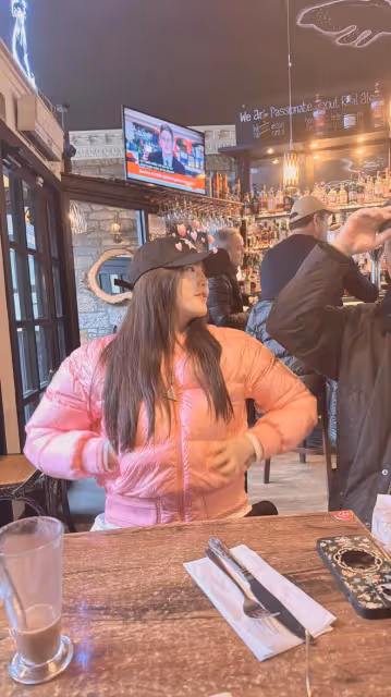 李湘一家3口度假,王詩齡穿萬元蒙口吃大餐,李湘王岳倫有貓膩?