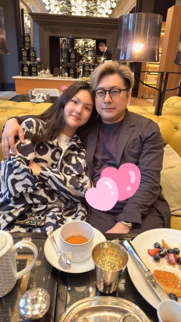 李湘一家3口度假,王詩齡穿萬元蒙口吃大餐,李湘王岳倫有貓膩?