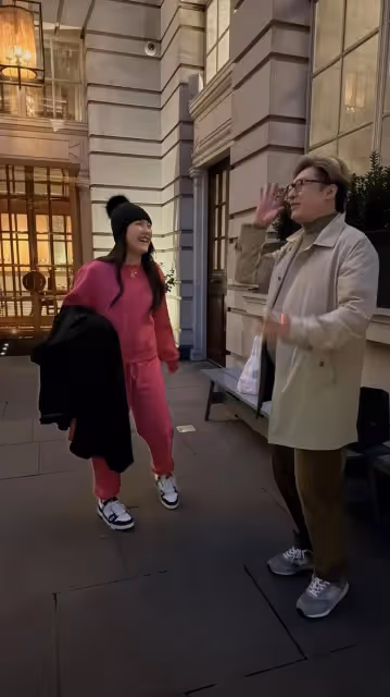 李湘一家3口度假,王詩齡穿萬元蒙口吃大餐,李湘王岳倫有貓膩?