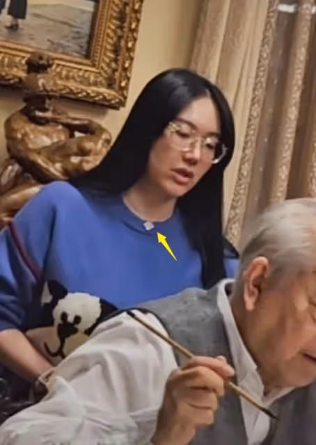 86歲范曾豪宅曝光,掛滿和前妻畫像,90後徐萌素顏老氣、胖一大圈
