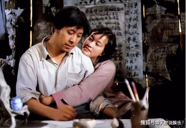 姜文全家四口人同框！46歲周韻斷崖衰老認不出，兩個兒子長相普通