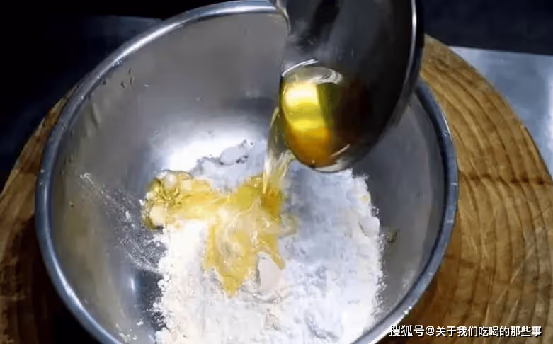 調製「脆皮糊」,牢記不要加水,換成4樣,炸啥都酥脆,還不回軟