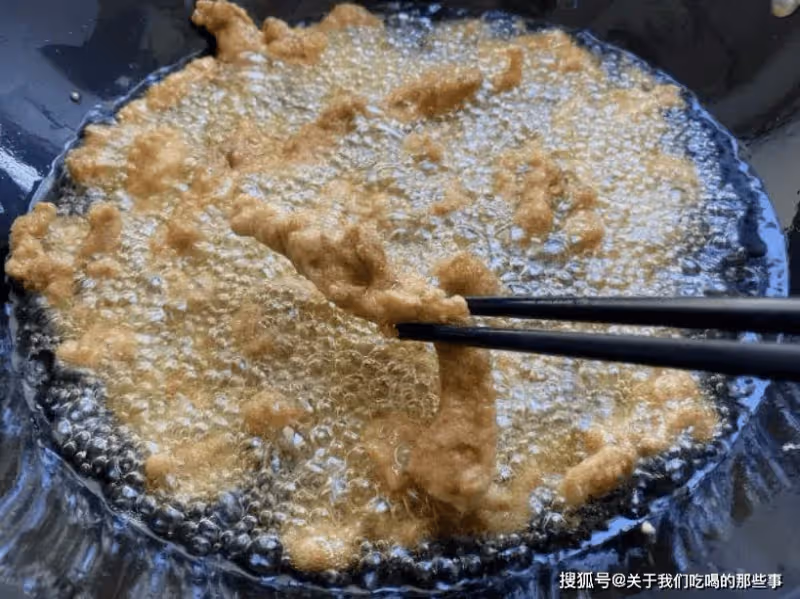 調製「脆皮糊」,牢記不要加水,換成4樣,炸啥都酥脆,還不回軟