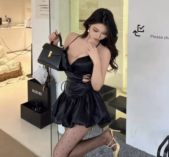 波點黑絲與高跟鞋:御姐風尚的絕妙搭配!!!