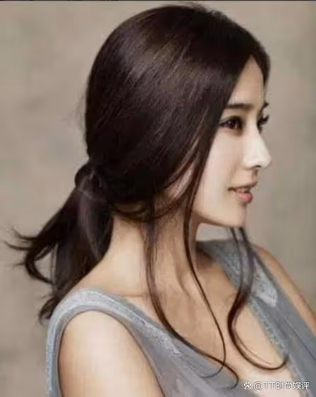 美艷性感的韓彩英,號稱「人間芭比」