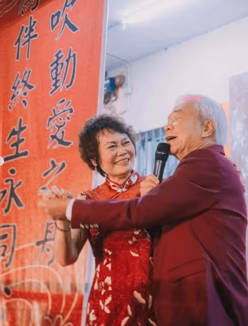TVB前女星搞三場婚禮後,連續10天秀婚照!惹網友不滿「曬夠沒」