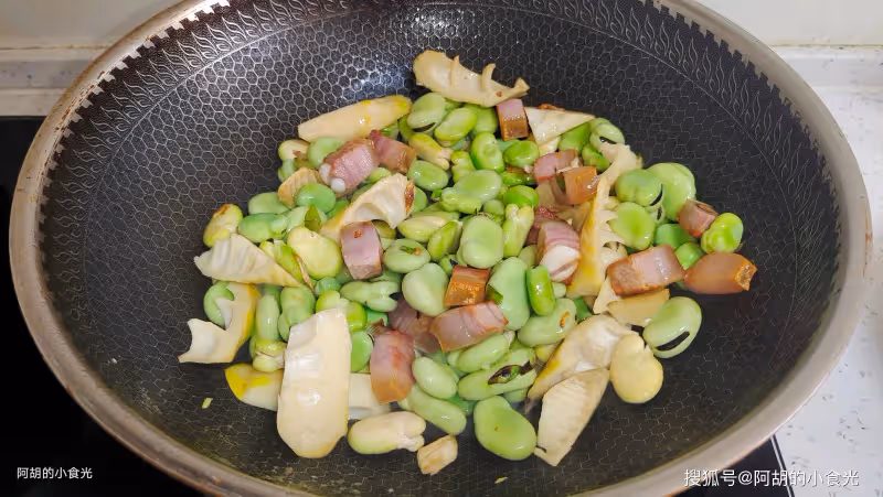 春天這菜使勁吃,一年只能吃十幾天!搶鮮燒一碗,益腦大好處,一口粉糯春好味