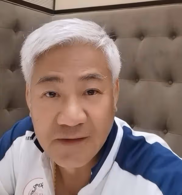 香港男星滿頭白髮復出拍劇，因爛賭輸到破產，轉行做殯葬生意