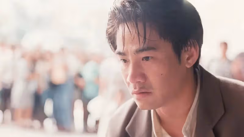 香港男星滿頭白髮復出拍劇，因爛賭輸到破產，轉行做殯葬生意