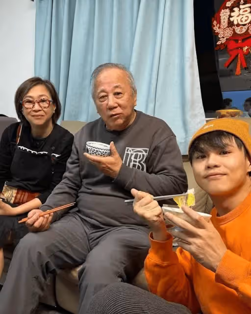 TVB最年長視帝夏雨澳門被偶遇！78歲狀態回春，坐路邊被指太低調