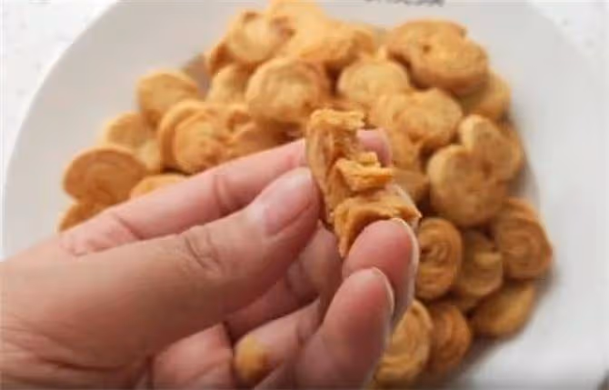 不用烤箱,不油炸,教你自製酥掉渣小餅乾,做一次能吃5天