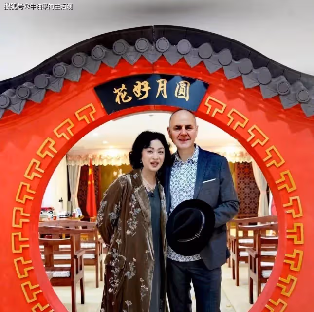 56歲金星官宣復婚,結婚對象仍然是漢斯,甜蜜細節讓人破防