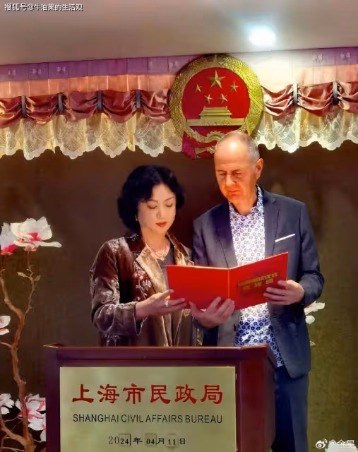 56歲金星官宣復婚,結婚對象仍然是漢斯,甜蜜細節讓人破防