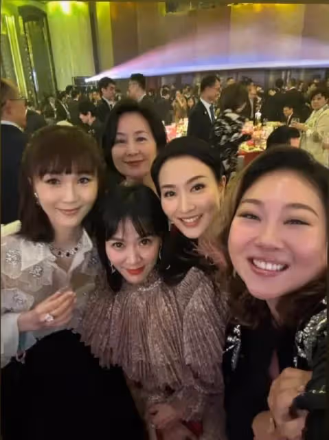 何猷亨出席活動,緊跟姐姐何超瓊步伐,霍家人一同現身