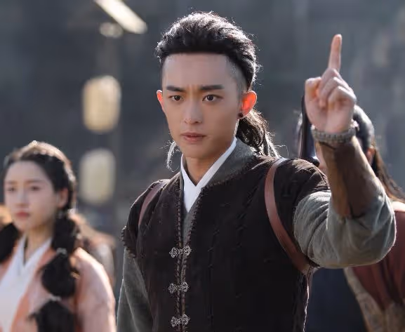 難怪《城中之城》會大火！演員學歷一個比一個狠，王驍更讓人意外