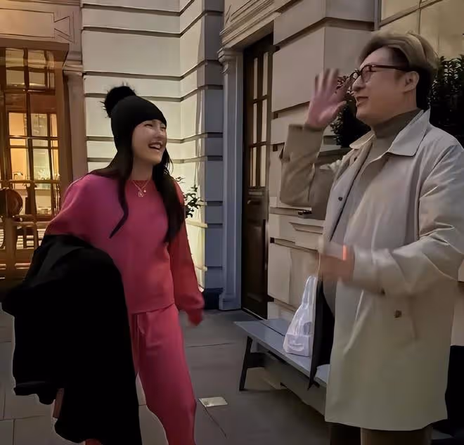 李湘變瘦了，陪王詩齡蘇格蘭度假，和王岳倫在一起畫面很溫馨
