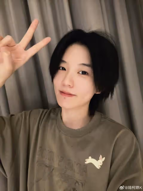 瓜中有瓜，林更新曝戀情！新女友是陸柯燃前女友？親密合照流出