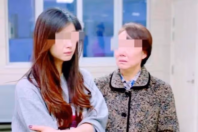 我媽去世後,我和我弟成了仇人,我是親戚眼中的罪人,他成了孝子