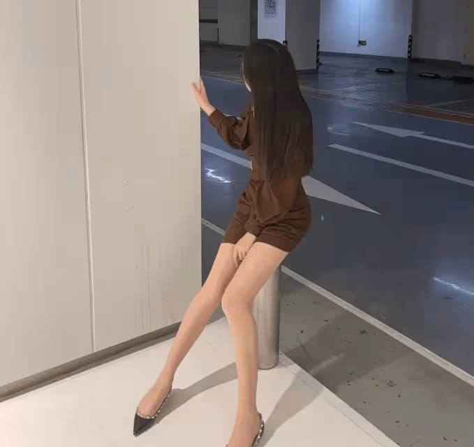 女神標配:「絲襪+連衣裙+尖頭高跟鞋」,你敢嘗試嗎?