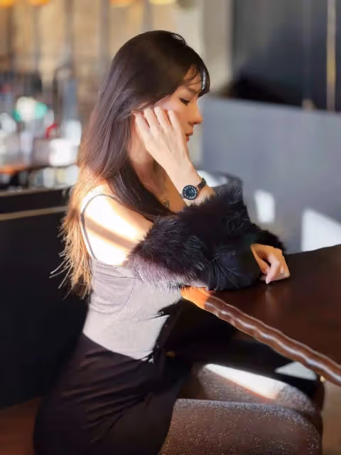 性感之源,亮灰絲的魅力你能否抵擋?