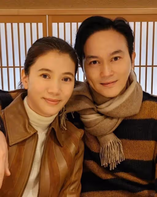 不分場合秀恩愛？張智霖袁詠儀演唱會接吻引熱議，網友直呼太尷尬