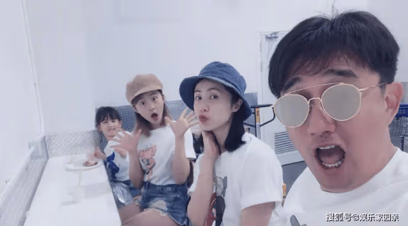 曝黃磊一家在飛機上態度傲嬌，女兒多多言語衝撞遭美女富婆回懟！