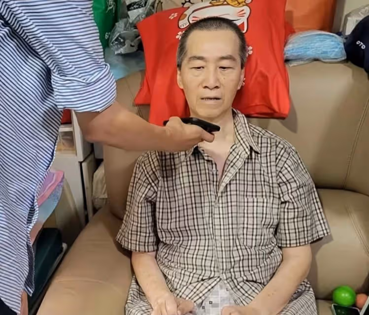 TVB配角演員患漸凍人症,病情惡化半身癱瘓,沒錢治病靠好友救濟