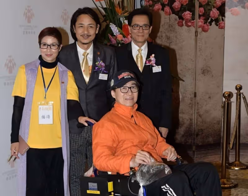 TVB配角演員患漸凍人症,病情惡化半身癱瘓,沒錢治病靠好友救濟