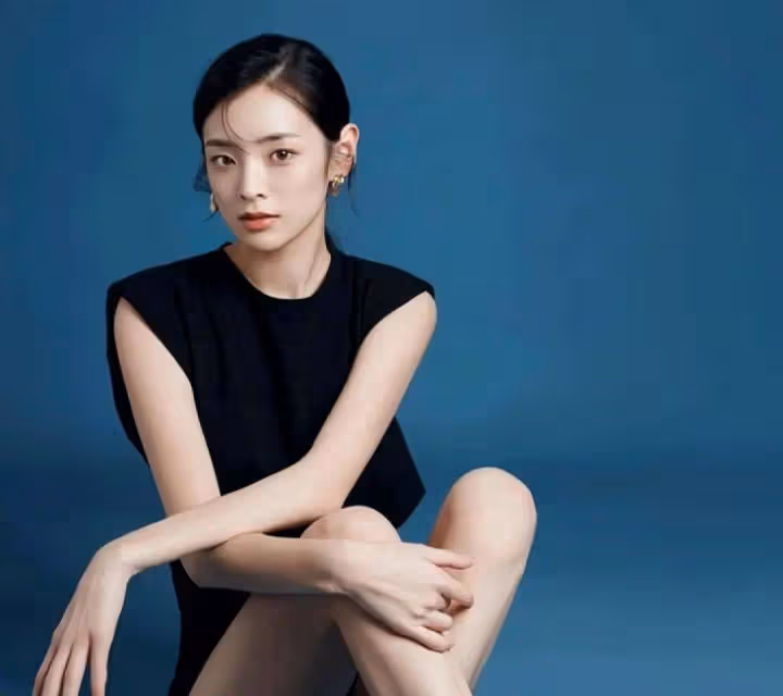 擔心!TVB靚女小花突然瘦成紙片人,兩條腿變筷子腿,感覺風一吹就倒下