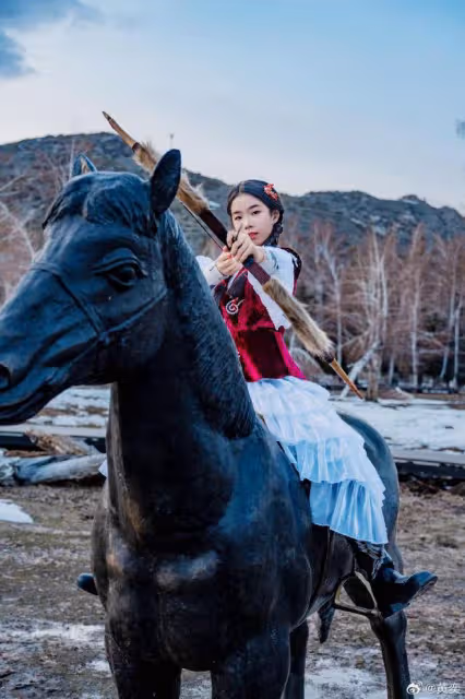 黃奕帶女兒出遊,11歲鐺鐺近照變化大好漂亮,身高猛躥直追媽媽