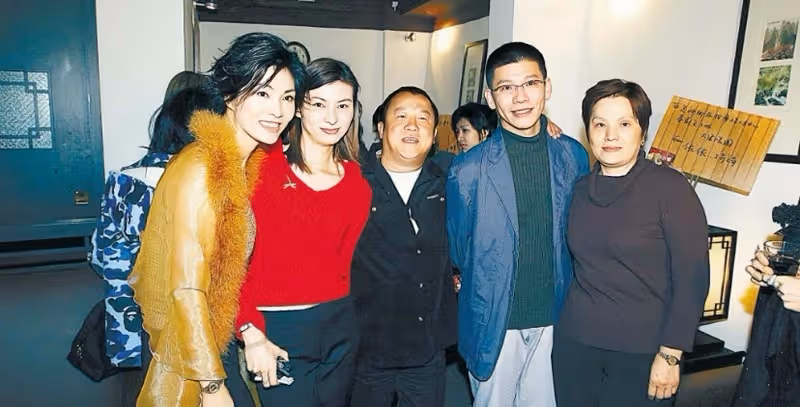 香港艷星看破紅塵剃度出家,罕見現身變滄桑,網友直呼不敢認