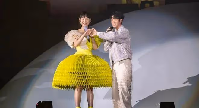 TVB人氣小花相隔半年再開演唱會,淚灑舞台感激家人包容與鼓勵